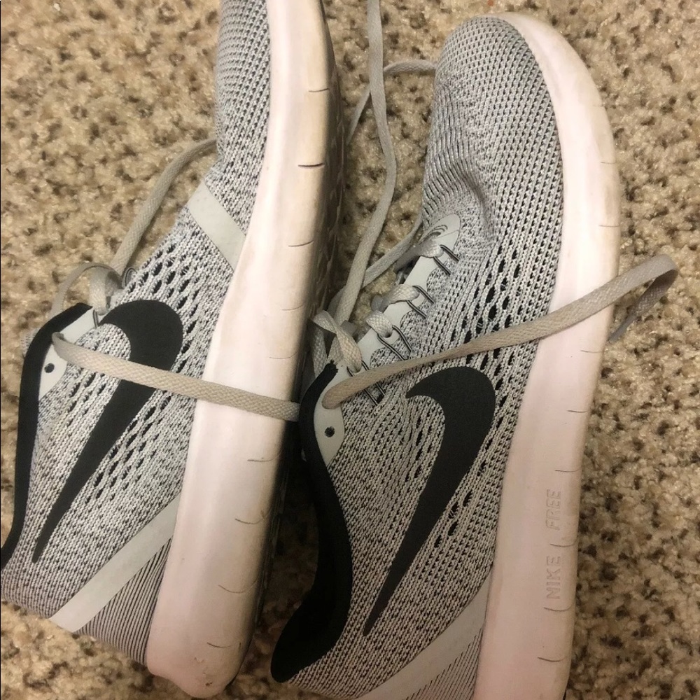 Nike free RN platinum gray size 8.5 VGUC cute!